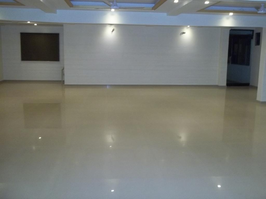 Hotel Sapphire Junagadh Eksteriør bilde